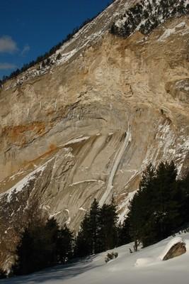 pendages dans des couches de gypse (Haute-Maurienne)